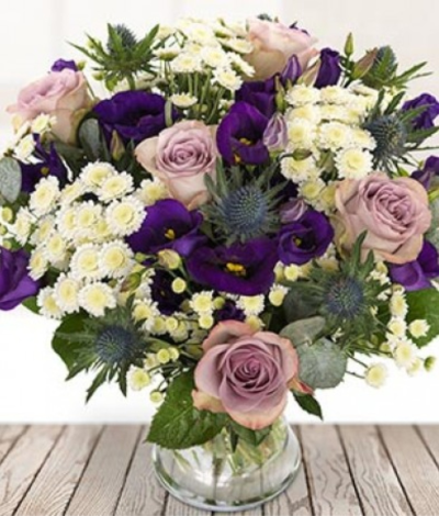 English Hedgerow - A stunning selection of beautiful fresh flowers.
Harmonious purples, lilacs and whites.
Perfect for any occasion be it a birthday, anniversary, or a heartfelt gesture.